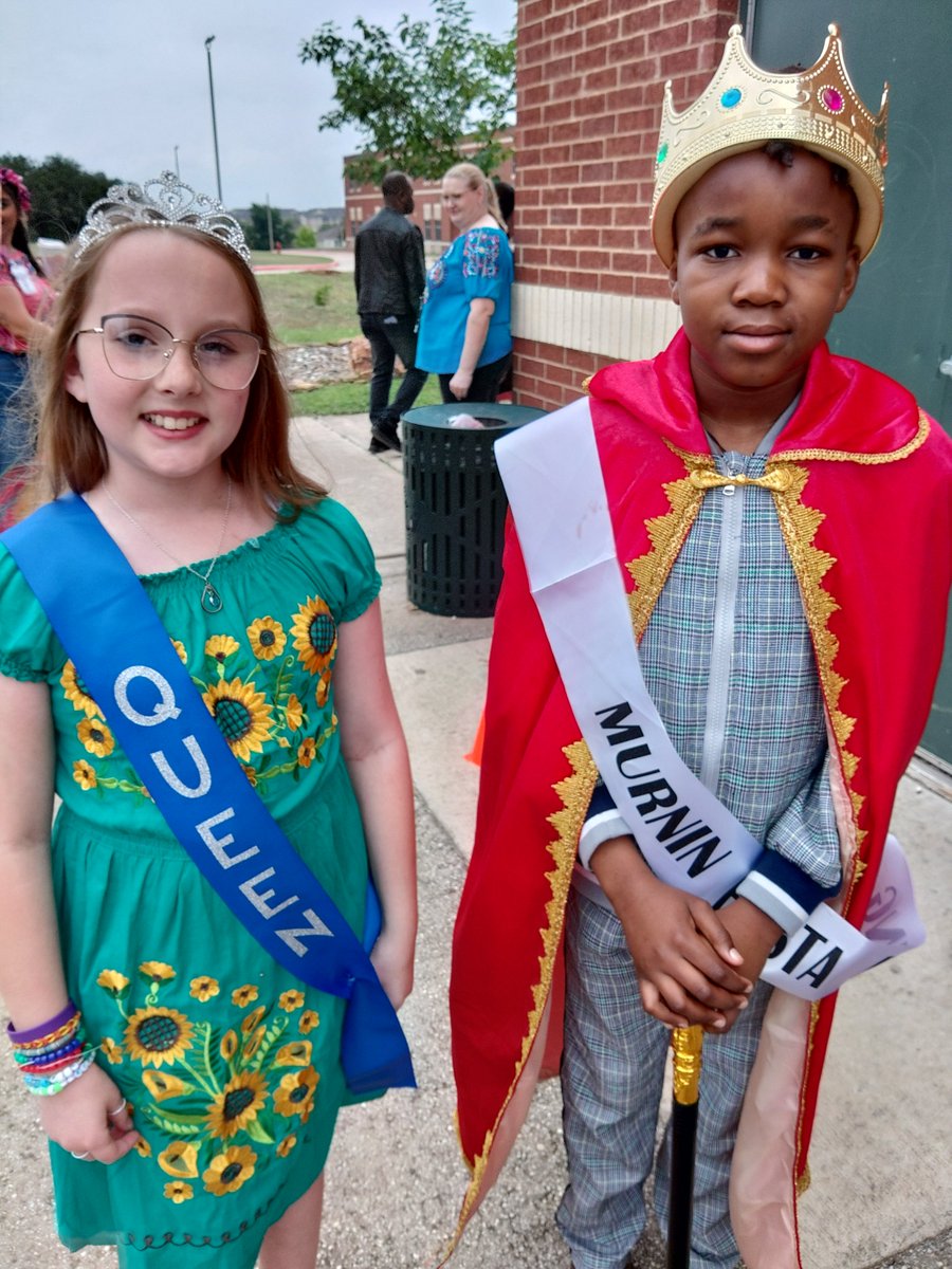 VIVA FIESTA! 🪅 Students showed their CREATIVITY on their Fiesta Floats during our Parade. Congratulations to our Fiesta King👑 and Queen. #RootEdMurnin