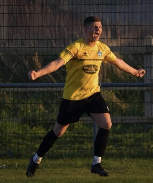 𝐌𝐚𝐧 𝐨𝐟 𝐭𝐡𝐞 𝐦𝐚𝐭𝐜𝐡 

𝐉𝐚𝐲 𝐌𝐜𝐥𝐞𝐚𝐧

Last nights man of the match went to striker @jaymclean01 who came off the bench to turn the game in our favour grabbing the assist late on. 

Jay is sponsored by The Carpet Studio & MH Decorate. 

🔵⚪️🔵⚪️🔵⚪️🔵⚪️🔵⚪️