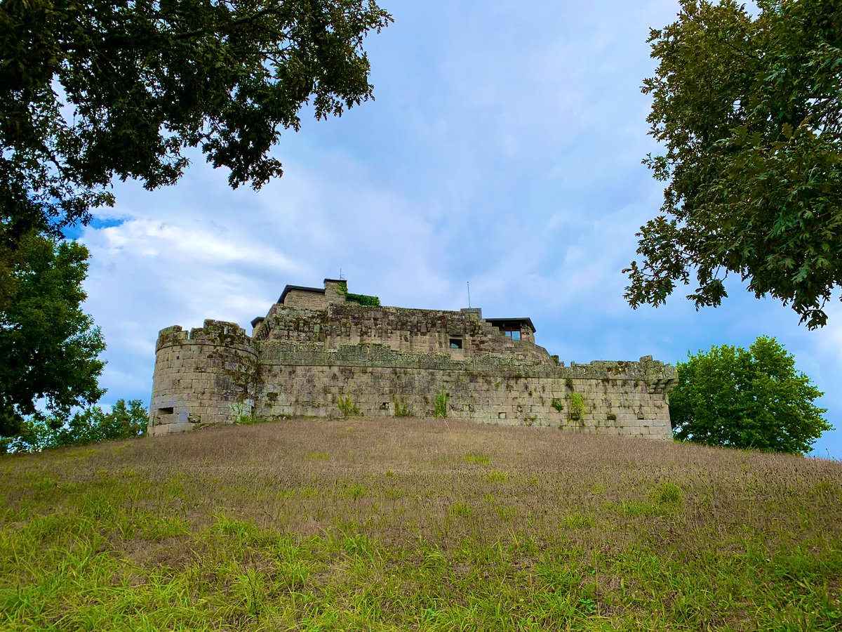 @jasonrowphoto “Castillo de Maceda” in the province of #Ourense [Galicia, northwest of Spain]