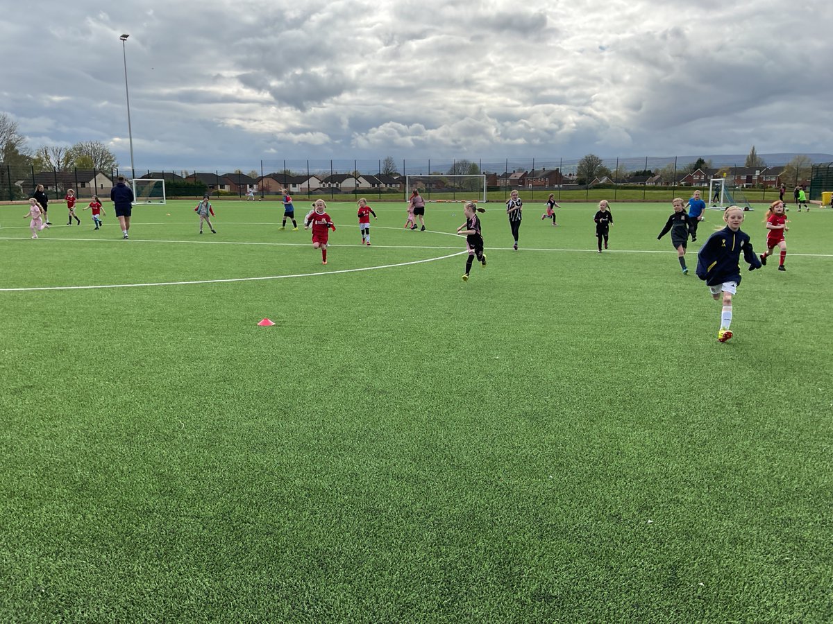 Some great skills being produced at our Active Wrexham primary girls football. @wrexhamcbc @wrexham @RhosnesniHigh @sportwales @actifnorthwales @WrexhamAFCWomen @PMullin7