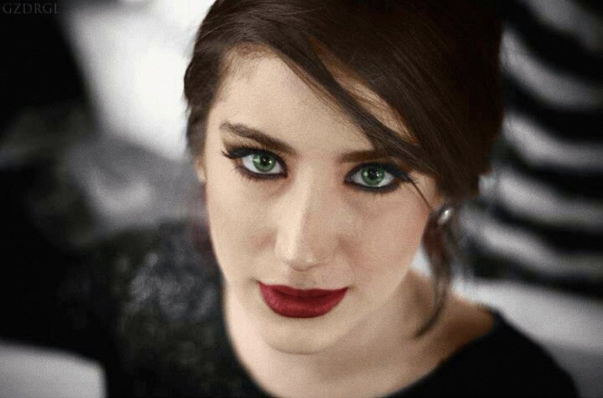 @HadiFeriha Feriha Yılmaz sarrafoğlu Hazal kaya maskeli balo gerçek yüzünü göster sahnesi green eyes fotoğrafı #adınıferihakoydum #ferihasarrafoğlu #hazalkaya 📁📁