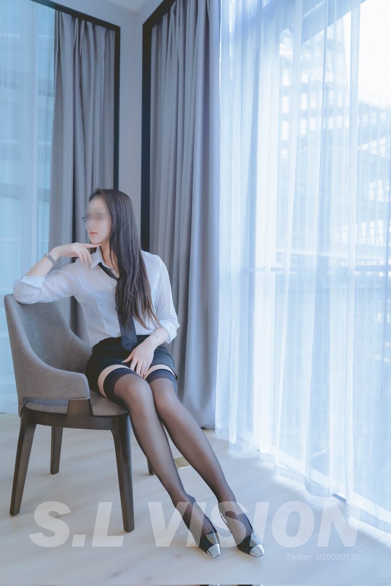 发两张之前没发过的糖水片，和上个推文的两张同一天拍的。
@JiRenFQ 
#摄影 #约拍 #成都 #成都约拍 #夫妻交友 #换妻 #人体摄影 #私房摄影 #人妻 #人妻诱惑 #私房写真