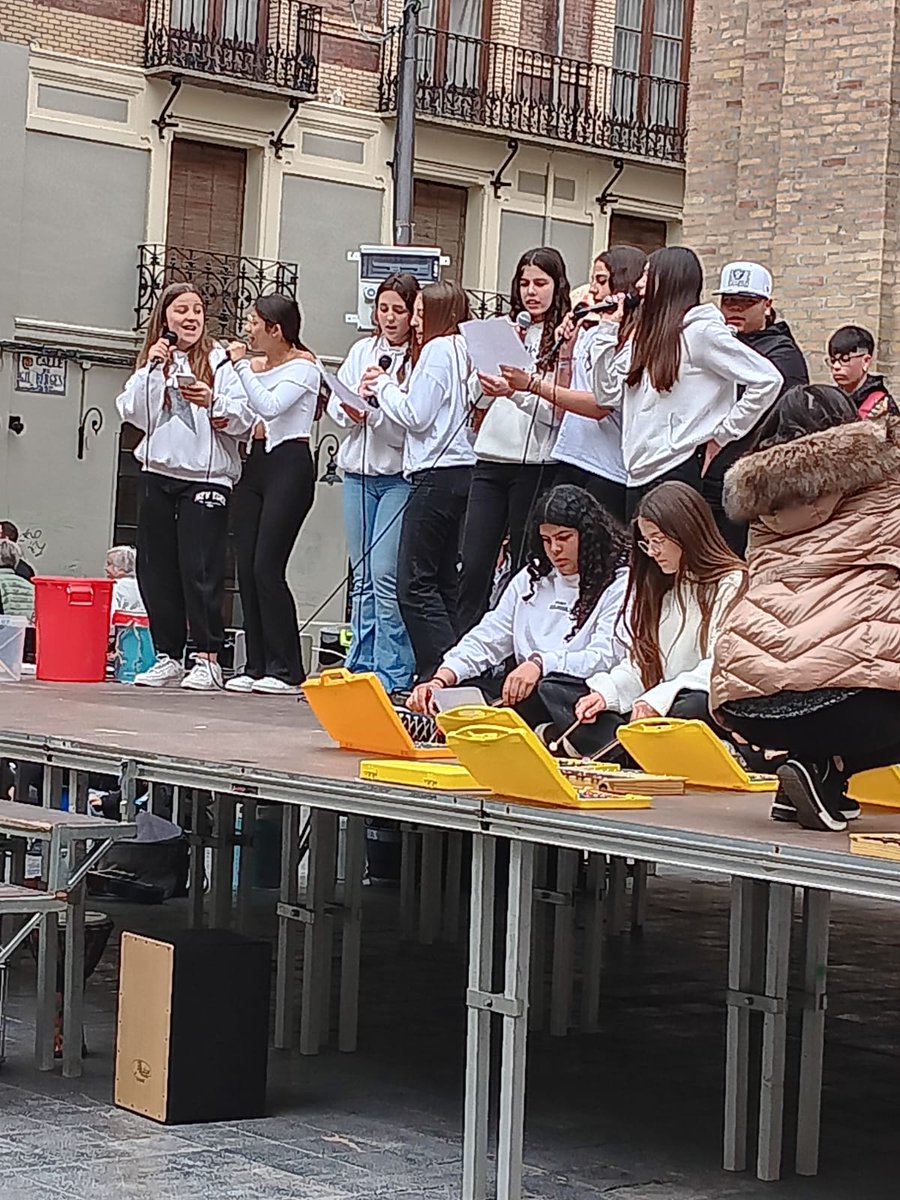 ieselpicarral's tweet photo. Fantástica mañana a la que hemos pasado en la Plaza San Felipe en nuestro concierto de #musiqueando2024
Gracias a nuestro alumnado de 1ESO y 3ESO por su compromiso y su disfrute de la música.
@zaragoza_es
@GobAragon @C_ComunicativAr
#educaconmusica #musiqueando @InnovaEducAr https://t.co/DmIvZDPxx5
