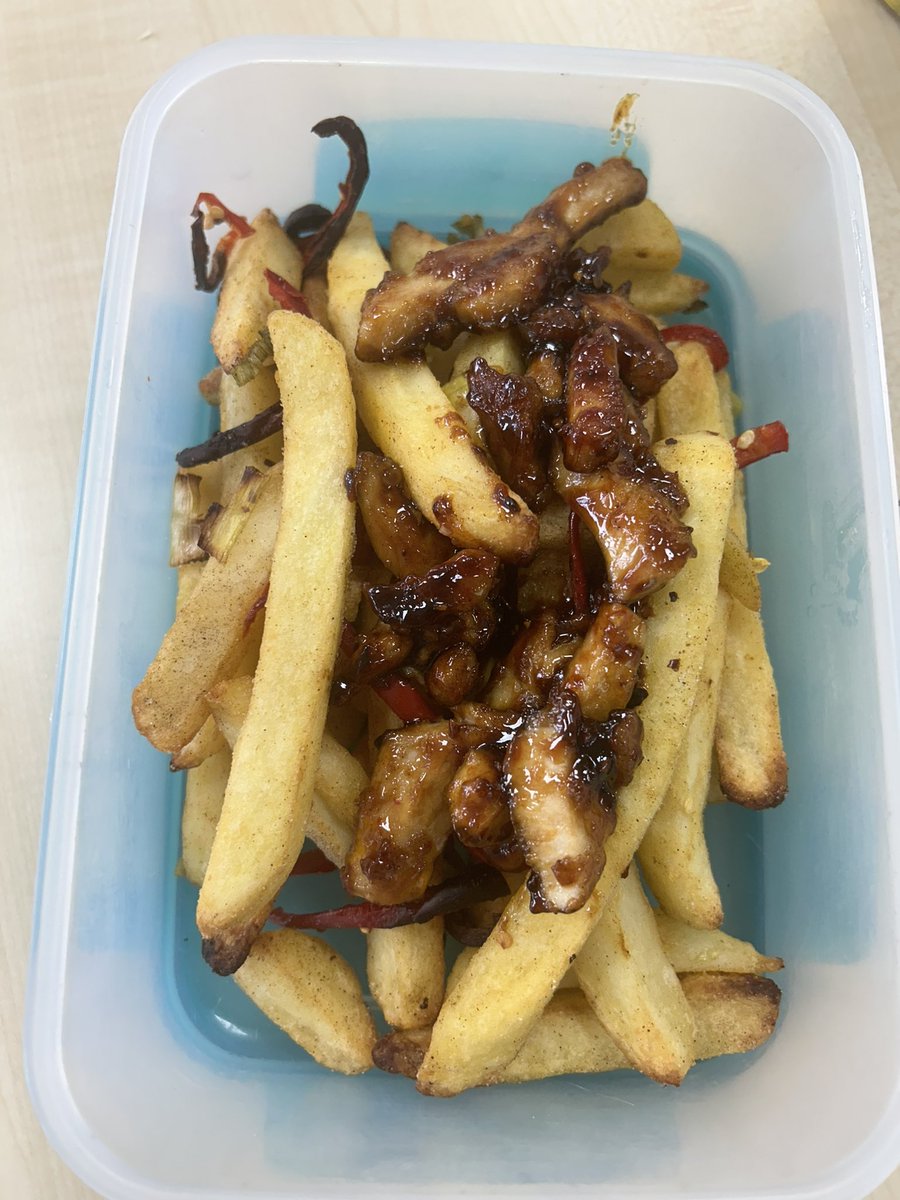 Senior PC enjoyed making a highly requested ‘fake-away’, salt and pepper chips and honey chilli chicken! A great end to a busy year full of hard work and determination <a href="/MrsWalkerHE/">Mrs Walker</a>