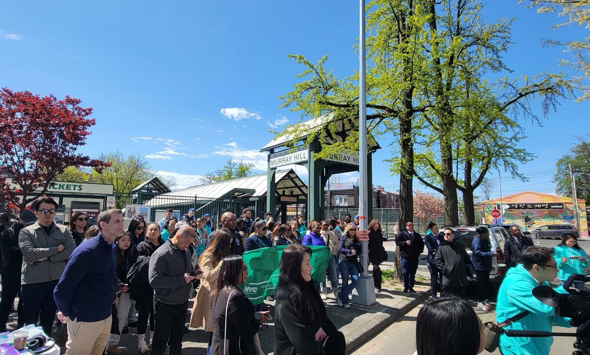 April is Sexual Assault Awareness Month, and the @KAFSCNY Youth Community Project Team has been calling attention to gender-based violence and prevention tactics for our youth. As the month comes to a close, I joined them for their Rally Against Sexual Assault in Murray Hill.