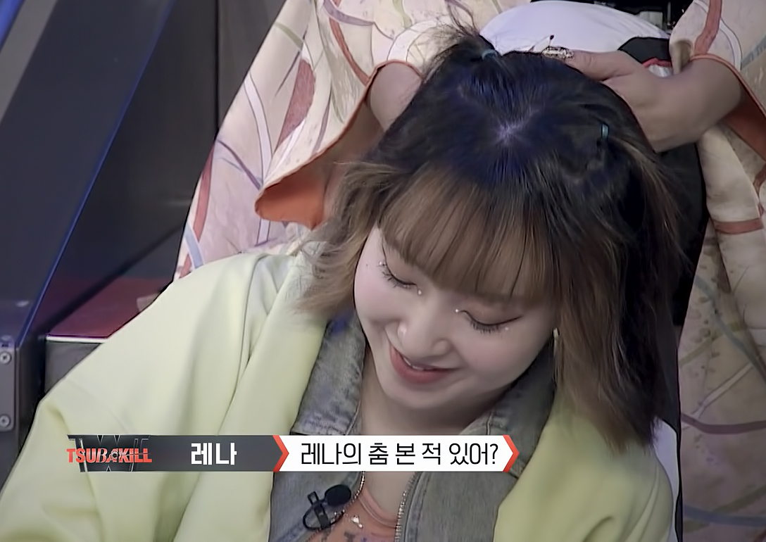스우파때 레나. 진짜. 막내인데.
레나의 춤본적있어? 하는것도 완전 막내같고 그냥 머리복복복쓰다듬고싶다