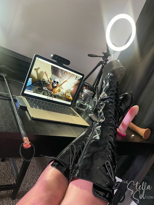 FemDom-FinDom Skypes Session today from 12-5pm PST. https://t.co/iWWG2Dj2lW https://t.co/OOiyLPiZ7U<a href="/tag/realloyalfans"class="tags"><span>#realloyalfans</span></a>