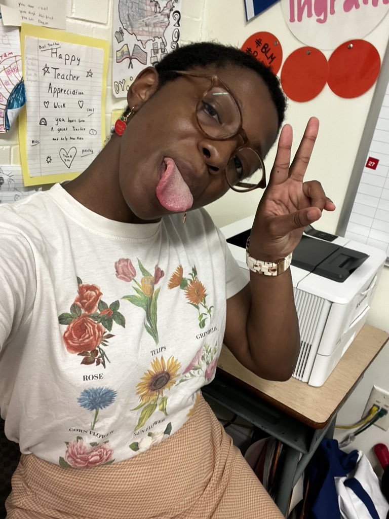 educactivist's tweet photo. A moment of joy! Let’s finish the year strong colleagues :) https://t.co/h5CNQfZmsL