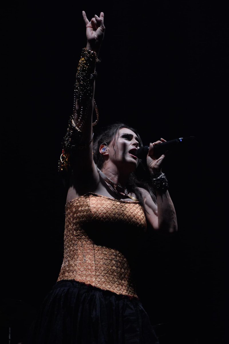 SharonDenAdelFanPage tweet media