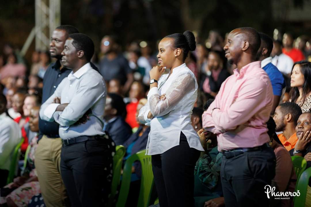 When papa starts revealing mysteries 🙌🙌
#Phaneroo