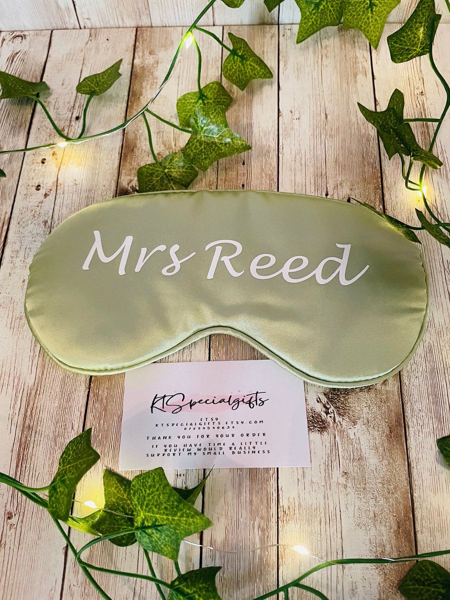 Personalised padded sleep mask. 
Luxury eye mask.

ktspecialgifts.etsy.com/listing/166458…

#sleepmask #personalised #eyemask #giftforhim #etsy #travelmask #giftideas #paddedeyemask