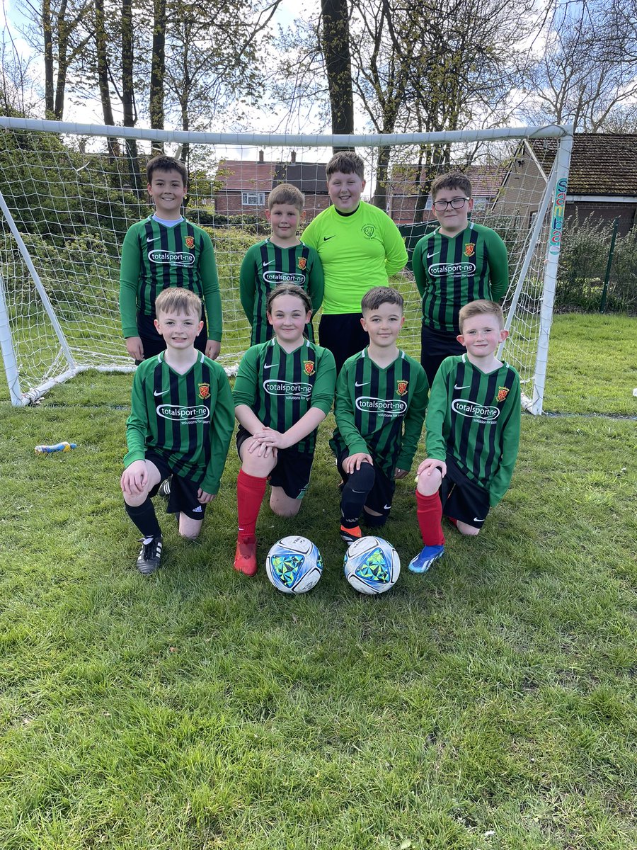 Our @broadwayjuniors school 7 a side squad were in action tonight battling their way to two 0-0 draws before suffering a disappointing 5-0 defeat in the final game of the night. They were, as ever, a credit to our school 🟢⚫️🟢⚫️🟢⚫️