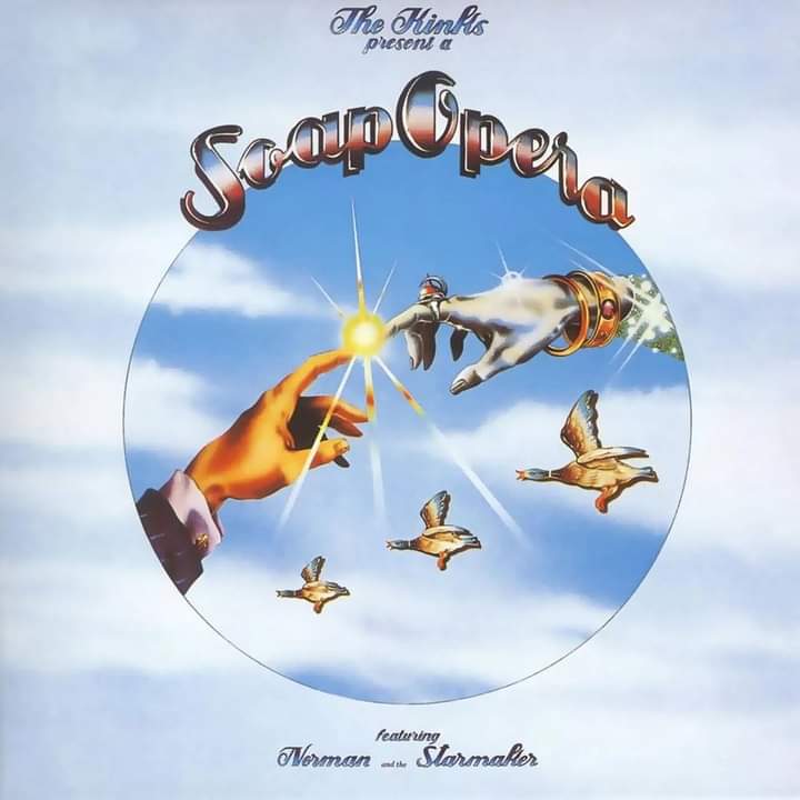 Hace 49 años The Kinks lanza su decimocuarto disco de estudio 'Soap Opera', con temas como #holidayromance #everybodysastar #ducksonthewall