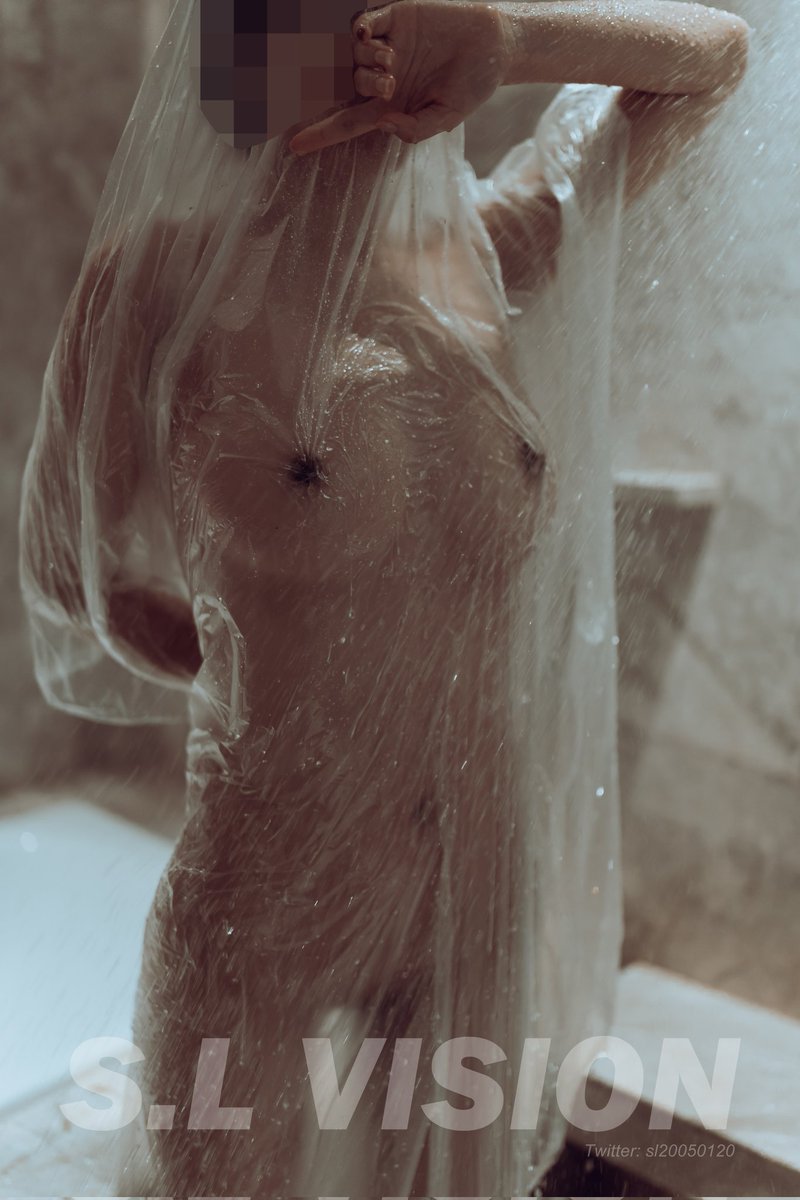 又发现了几张之前没发过的照片，这次分享出来，拍摄时间2023年。
摄影：<a href="/sl20050120/">S.L VISION</a>
#摄影 #约拍 #成都 #成都约拍 #夫妻交友 #换妻 #人体摄影 #私房摄影 #人妻 #人妻诱惑  #私房写真