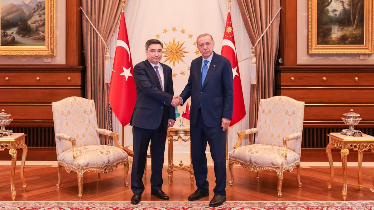 Kazakhstan Başbakanı Bektenov Ankara ziyareti sırasında Türkiye Cumhurbaşkanı Erdoğan tarafından kabul edildi. Ortak projeler arasında,katma değeri yüksek ürünlerin üretilmesine olanak sağlayacak derin tahıl işleme,kömür kimyası,petrol ve gaz endüstrisi ve petrokimya yer alıyor.