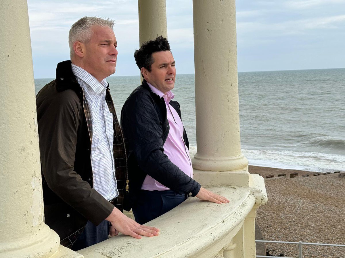 Good to join @HuwMerriman on Bexhill seafront to discuss what we’re doing to improve water quality, including: ➡️ Quadrupling water company inspections. ➡️ Delivering 100% monitoring of storm overflows. ➡️ Fast tracking £180 million investment this year.