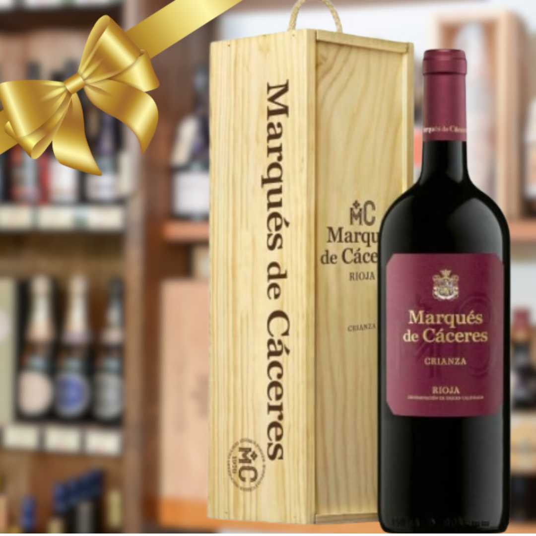 𝐆𝐢𝐟𝐭𝐬 𝐚𝐫𝐞𝐧'𝐭 𝐣𝐮𝐬𝐭 𝐟𝐨𝐫 𝐂𝐡𝐫𝐢𝐬𝐭𝐦𝐚𝐬! Our #gift selection is available all year round. For an extra special touch, present your gift of wine in a beautifully crafted wooden box. View our recommended gift selections here: bit.ly/3u3Qgws #WineGift