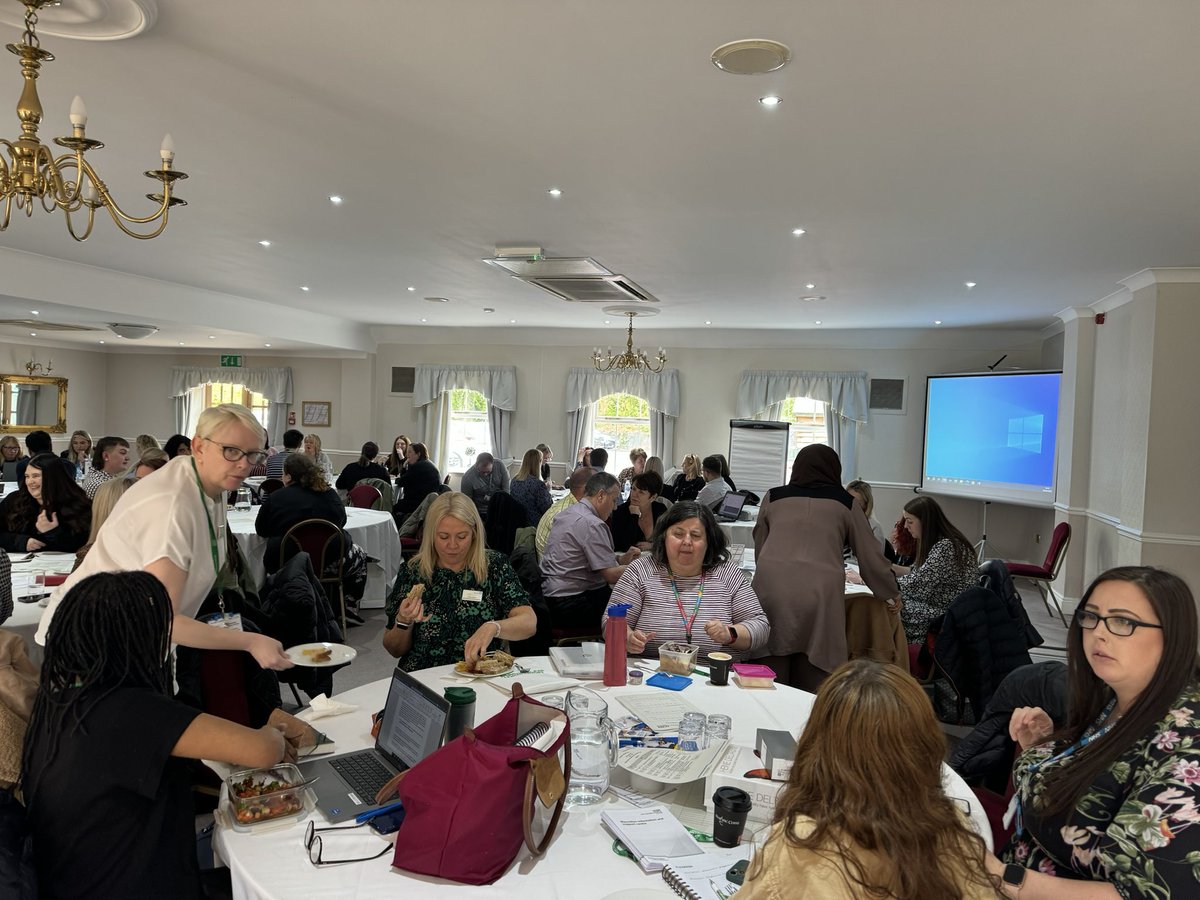 Blackyclawson's tweet photo. Cancer Strategy event today with amazing colleagues from across the whole district #collaboration  .@DosMyht @MidYorkshireNHS @Miss_KeelyR @Chrisevans29 https://t.co/kg78HarGzN