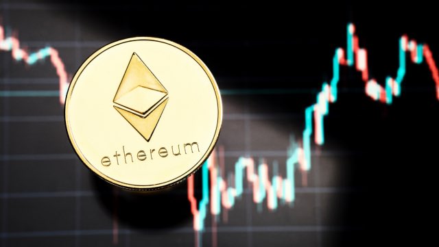 Ethereum led Wednesday’s non-fungible tokens (NFT) market with a daily sales volume of over US$7.13 million, according to data from CryptoSlam.

The following positions are for BTC and Solana. With BTC sales falling behind ETH by a small margin and Solana sales were around $5.07M