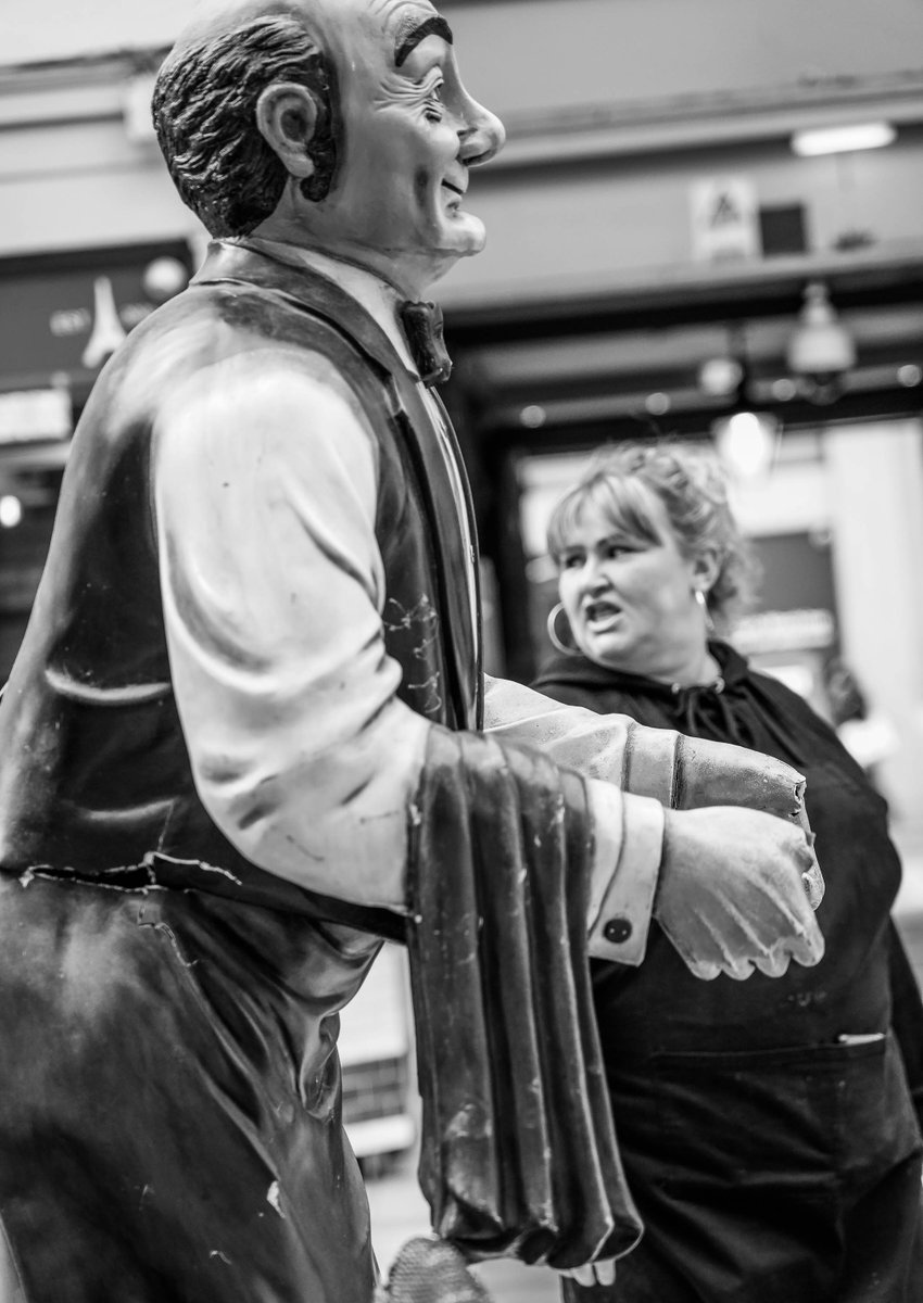 Spent 2 nights in Newcastle. I was shown around by the delightful Tracy Jackson whose personality and Synergy was infectious. Thank you for your company and time/  #newcastle #newcastlestreet #newcastlestreetphotography #bnw #bnwphotography #bnwmood #street #streetstyle