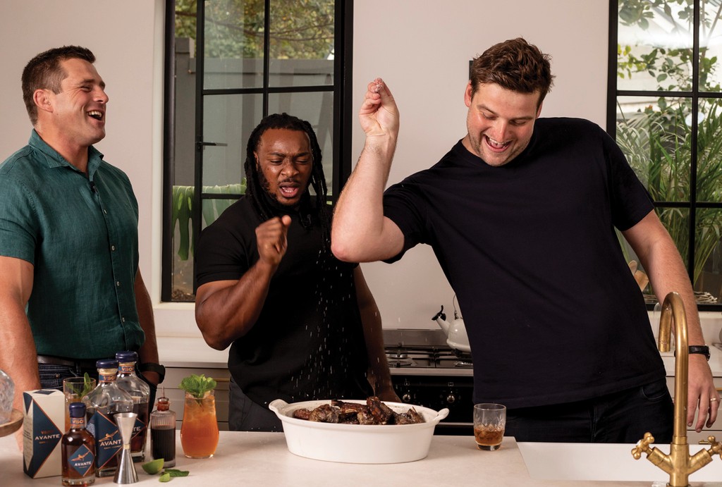 AvanteBrandyXO's tweet photo. When good brandy, good meat, and good company come together, it’s something to savour.

Catch our game day preparation feature this Friday with Chef Ollie, CJ Stander and Joseph Dweba

#AvanteBrandy #DareToGoForward #JoinOurTeam #SouthAfricanBrandy #AvanteGuarde https://t.co/O1oOB2AAcJ