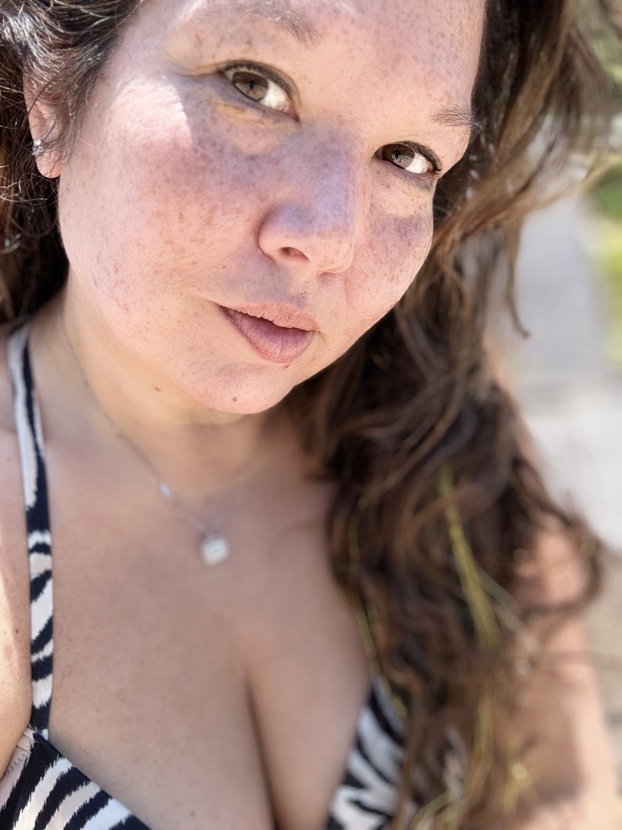 Shelley_Knight1's tweet photo. Not busy, 80โs music over the stereo, 90 degrees. 100 happiness level. Come get in the water with me. Itโs super nice and feels so good! #AsianPrincess #HybridVigor #ThursdayVibes #goingbackin #bikinis #StonerBabe ๐โ๏ธ๐ฅ๐ฆ https://t.co/BkqdsJIpTD