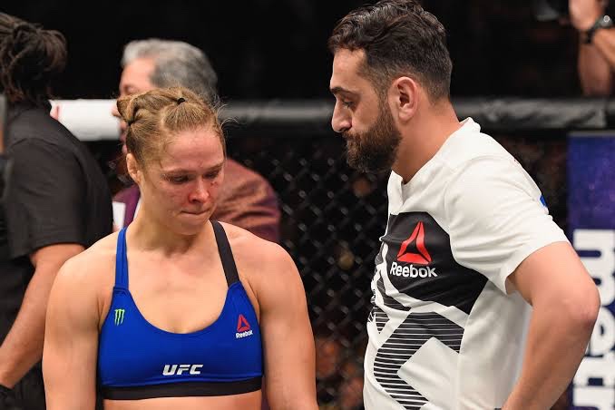 Belal Muhammad’in koçu Louis Taylor: “Ronda Rousey’nin tüm ekibini tokatlamak isterdim.  Lamborghini'leri vardı ve arabayı mahvettiler…”