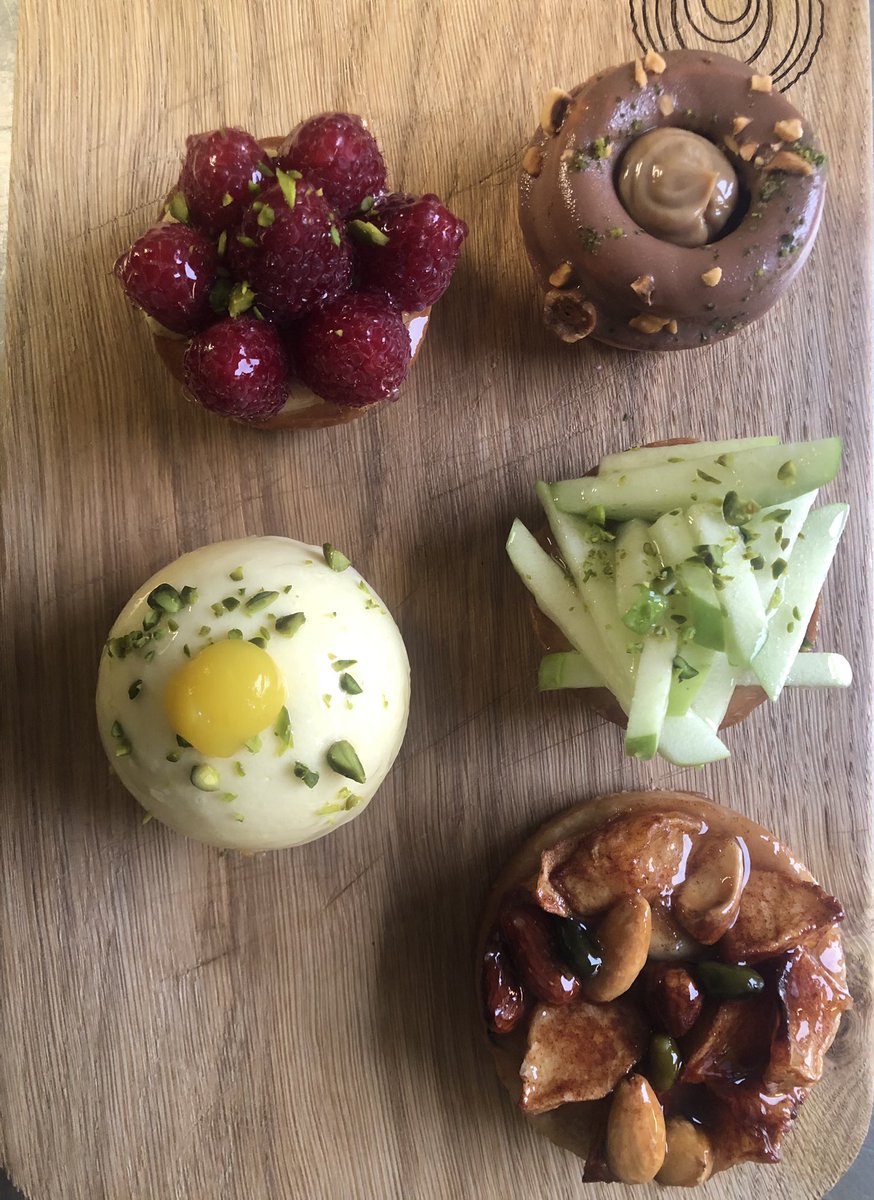 maxPatissier1's tweet photo. Als een vis in het water bij @Mooirivier. Wat een geweldig bedrijf. Geweldige collega’s die met passie gasten verwennen. Ongedwongen maar aandachtig. Chapeau voor ons management. @Mooirivier net even anders ❤️ https://t.co/gM6F3JA1ob