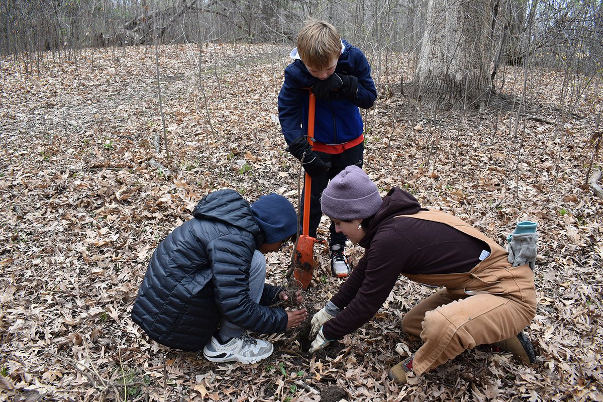 Happy #ArborDay and #EarthWeek!

We kicked off Arbor Day last week with a tree planting at Blake School in Hopkins. 3rd graders planted 250 trees in their school forest. Let's plant and care for trees to grow resilient communities this Arbor Day!