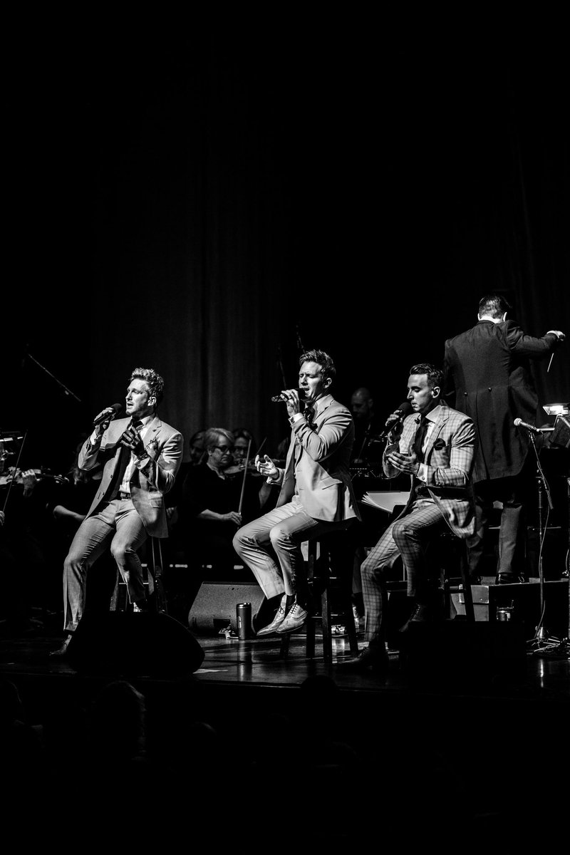 GENTRImusic's tweet photo. Some black and white #moments 🖤

Comment your favorite lyric you have heard from the Hymns II album! https://t.co/R7bK1K6uJi