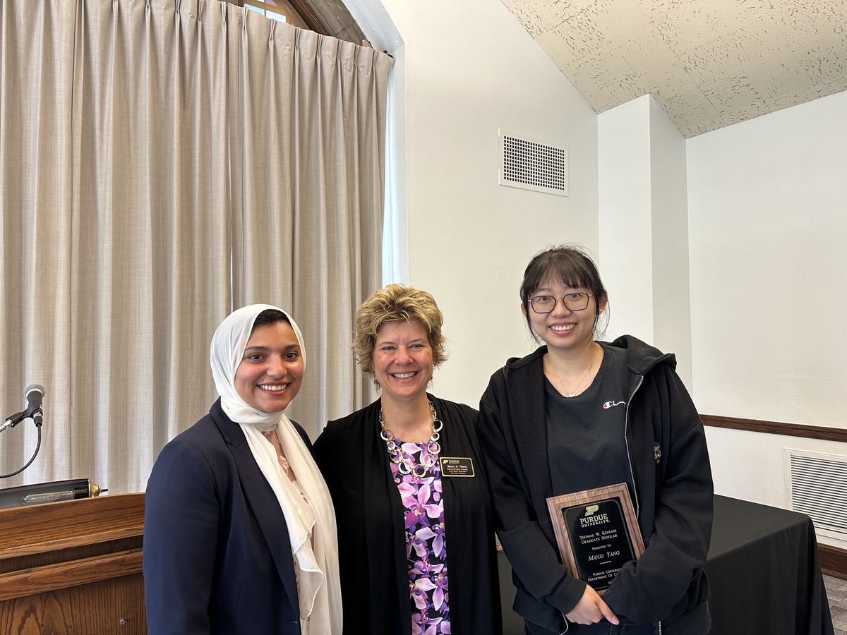 Congratulations to Manxi (⁦@Manxi86919128⁩ ) and Sara on their awards! Presented today at the awards reception by our wonderful leader, Marcy Towns (⁦@Townsresearch⁩) ⁦@PurdueChemistry⁩