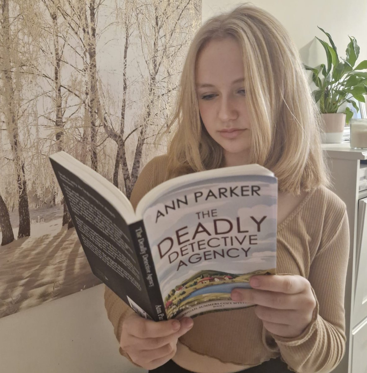 My granddaughter is loving the suspense, humour and the paranormal stories in my Abigail Summers Cozy Mysteries
#BookTwitter  #womensleuths #detectives #booksforteenagers