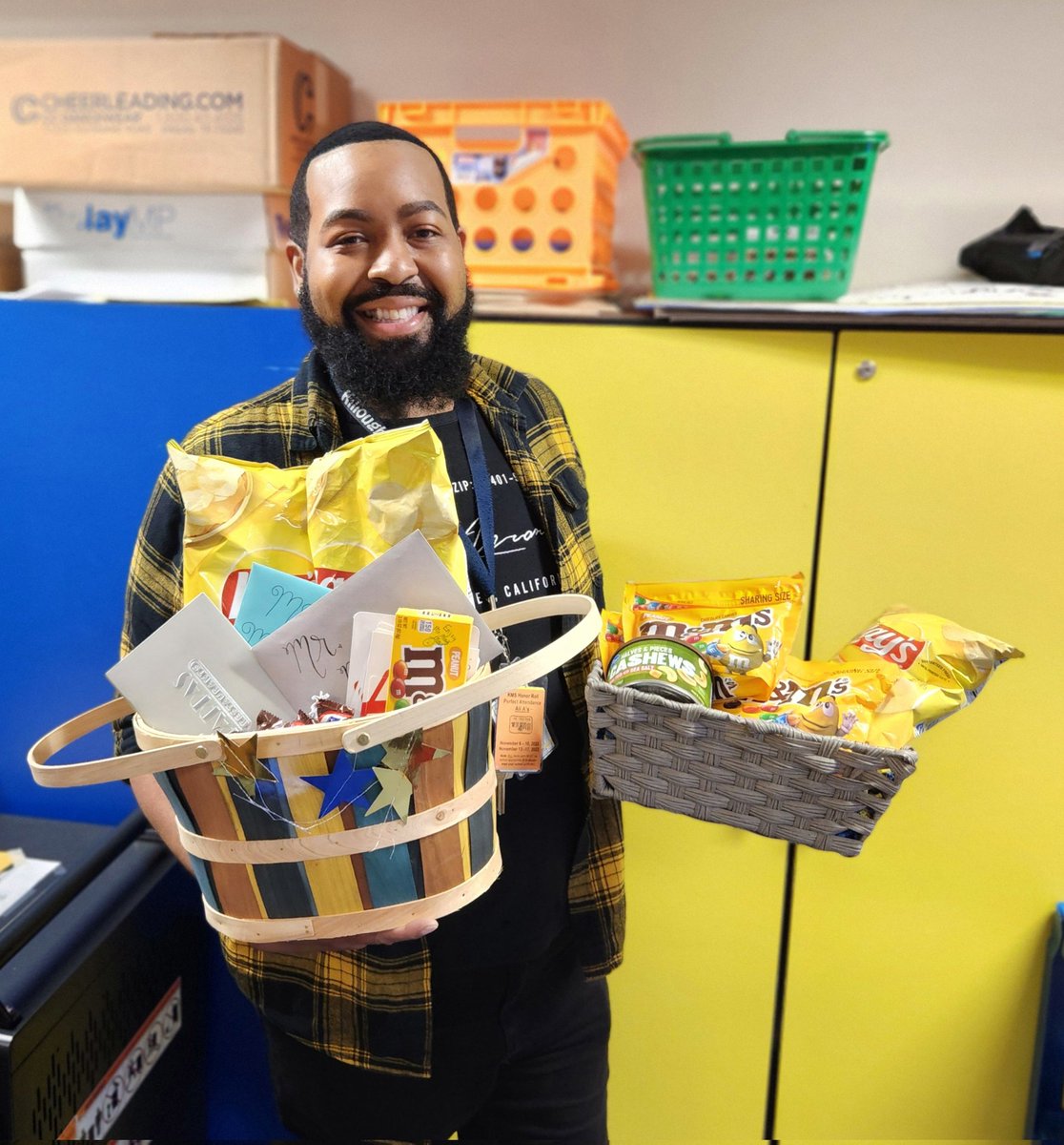 APBivicaTaylor's tweet photo. Happy Specialist Appreciation Day to the BEST RLA Specialist/Instructional Coach! Thank you, Mr. Mason for everything you do each and every day at KMS.
π π
@KilloughEagles
#teamRLA
#RLASpecialist
#APLife β€οΈ https://t.co/Ic9S82n6J1