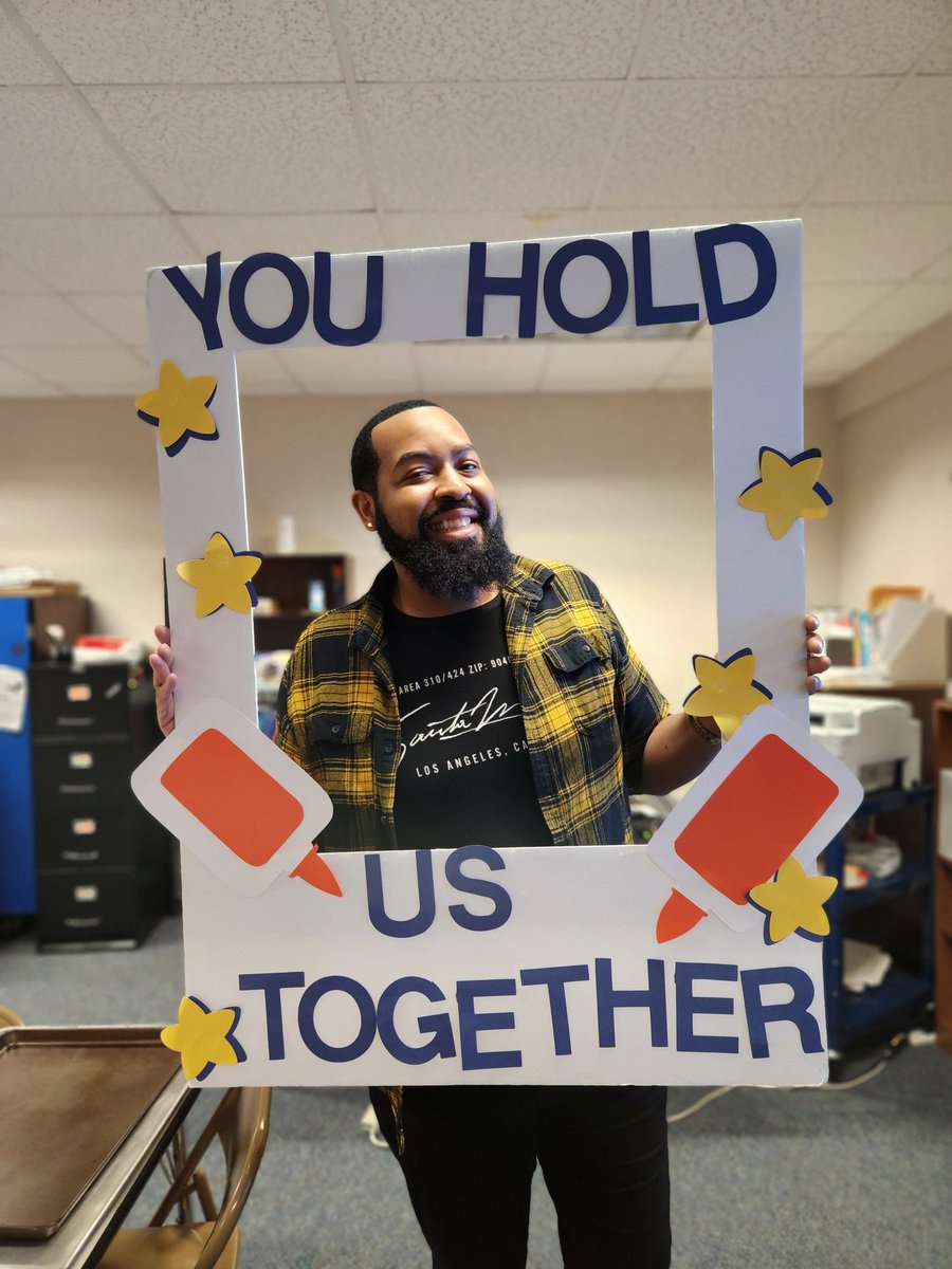 APBivicaTaylor's tweet photo. Happy Specialist Appreciation Day to the BEST RLA Specialist/Instructional Coach! Thank you, Mr. Mason for everything you do each and every day at KMS.
π π
@KilloughEagles
#teamRLA
#RLASpecialist
#APLife β€οΈ https://t.co/Ic9S82n6J1