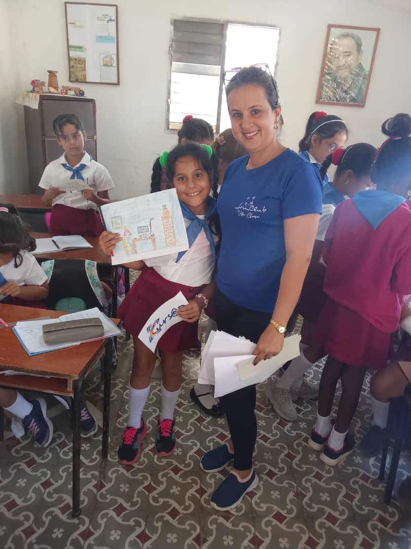 Realiza #JovenClubQuemado taller con niñas de la Escuela Primaria Antonio B. Montoto con motivo de la jornada de Las Niñas y las TIC, y ser hoy la clausura. #JovenClubTeConecta 
#NiñasEnLasTIC