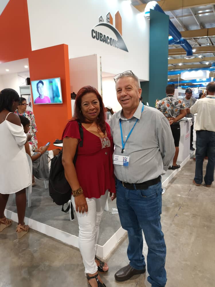 HidysB's tweet photo. Hoy nuestros directores de empresas vusitando #FECONS 2024 en busca de oportunidades de negocios. @CubaCubacons #ConstruyendoElFuturo @benederto https://t.co/NbkAUpg3vQ