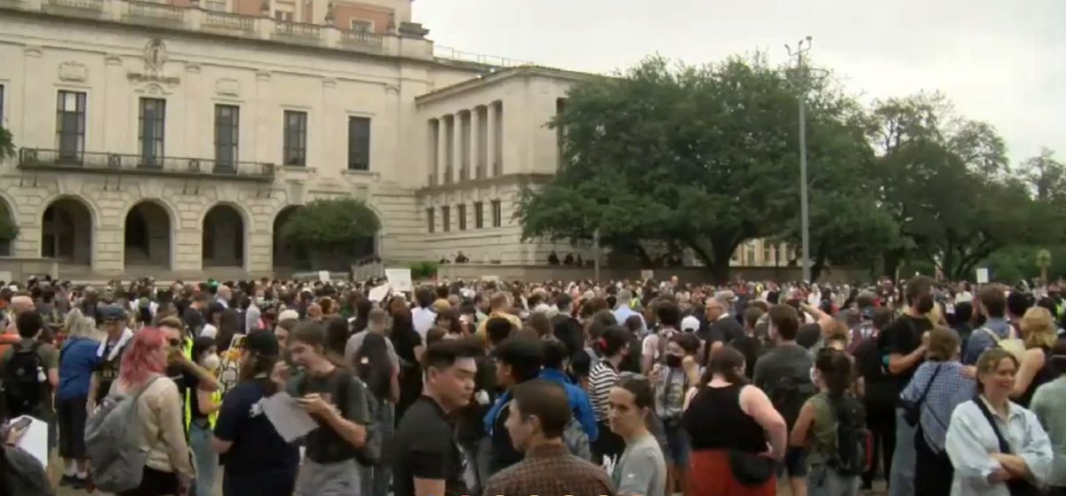 MikeBoard1200's tweet photo. Another protest today at @UTAustin.  Lets see how this one goes. https://t.co/f79D1XsNUu