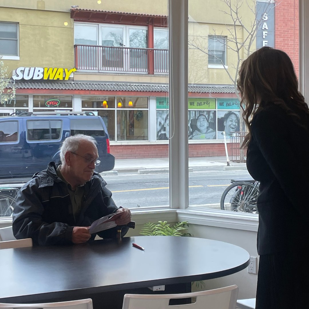 Love it when #DavenportTO residents pop by to say hello!!! I was also happy to answer Manuel's questions on the Canadian Dental Care Plan. For info on the national dental program, go to canada.ca/dental #cdnpoli #Toronto