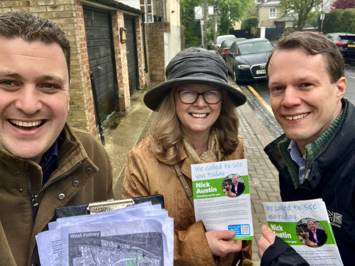 danielrhamilton's tweet image. A rainy ☔️ campaigning session for Nick Austin in #WestPutney with Rosemary Birchall @RB_Wandsworth and @peter_graham. Vote @Conservatives in next week’s @Wandsworth by-election!🌳