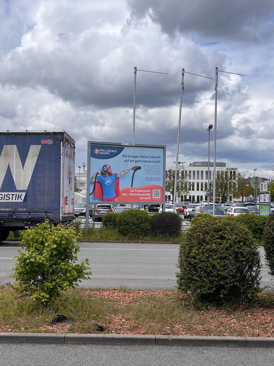 Unsere neue Kampagne ist online und ka, gerne können sich auch Wonder Women bewerben 😇.
Freue mich über eure Bewerbungen und Fotos der Kampagne (vor allem im Umkreis um Ludwigshafen).
#elektromobilität 
Danke <a href="/rene_ruppert/">René Ruppert</a> fürs Foto