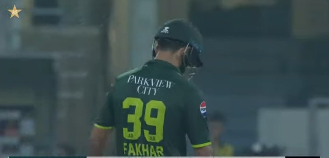 50 for Fakhar-E-Pakistan! 😭❤️
Match jitwa k aana mery sherrr 🥹

#FakharZaman | #PAKvsNZ