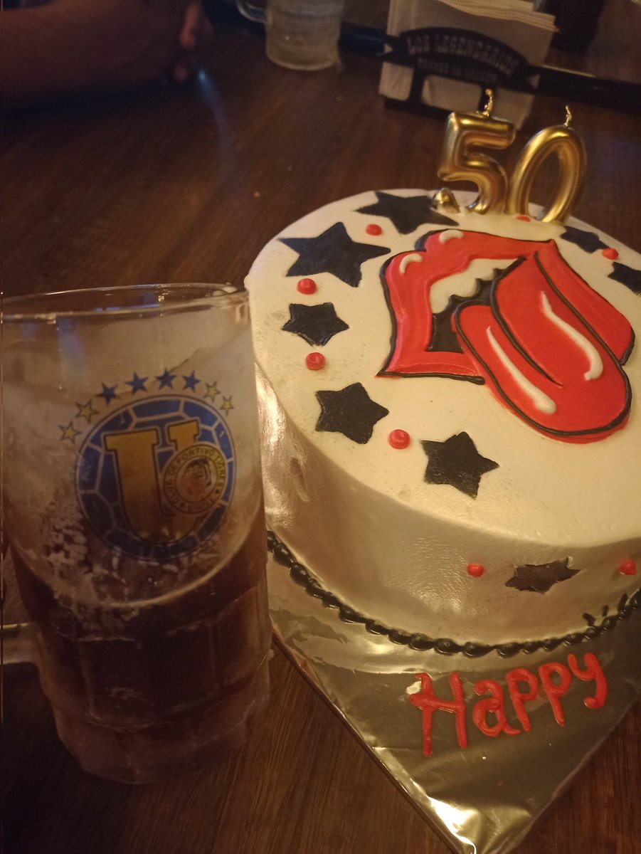 TigerwSpurs's tweet photo. #Tigres 🐯 #TheRollingStones 👅  La combinación perfecta #PerfectMatch  #TimeIsOnMySide #TigredelaU #VamosLosStones #LosPinchesTigres  #HackneyDiamonds #VamosAuriazules https://t.co/JssrVMXUbb