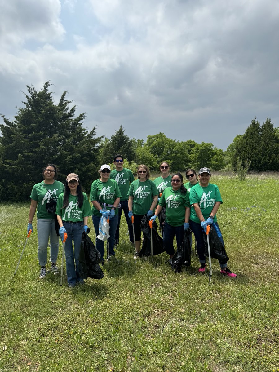 aplusfcu's tweet photo. Last week, Team A+ joined Keep Austin Beautiful to beautify Harris Branch Neighborhood Park in commemoration of #EarthDay2024.π Volunteers gathered 12 bags of trash & another 12 bags of recycling material in just 2 hours! #KeepAustinBeautiful #aplusgives #NationalVolunteerMonth https://t.co/2Zu620XED1