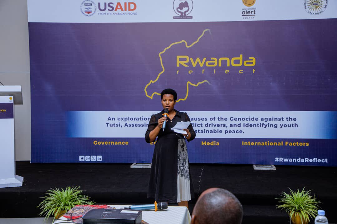 Youth in #RwandaReflect through groups, discussed: Inclusive governance, using education for rebuilding, Media for positive change, and learning from past failures to prevent future tragedies. They also discussed their role in driving positive change. #Kwibuka30