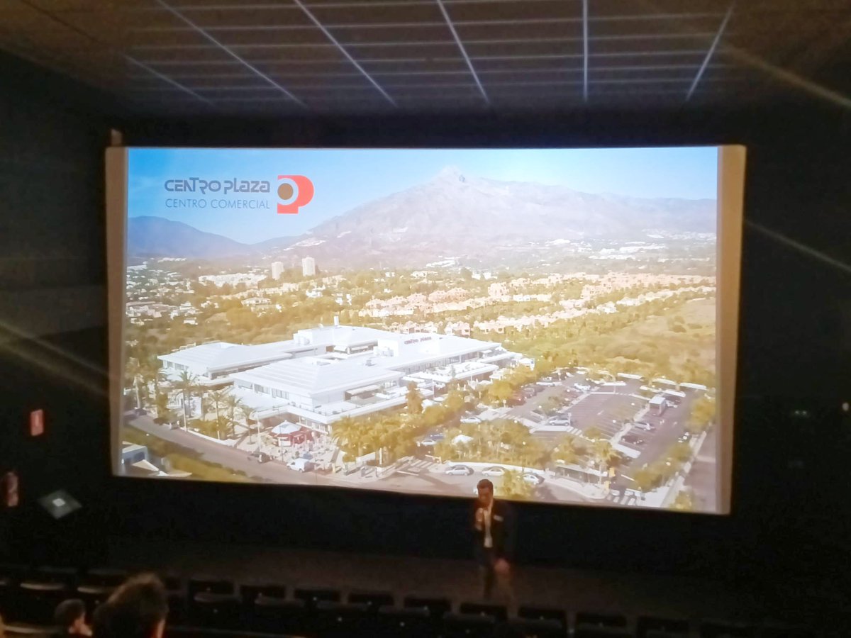 Carlos_GPerujo's tweet photo. Hoy ha tocado presentar a @centroplaza_ a los socios de @Apymem en los cines Kinépolis de #Marbella 💪 #evento #empresas #networkig https://t.co/E5U6q2aZTx