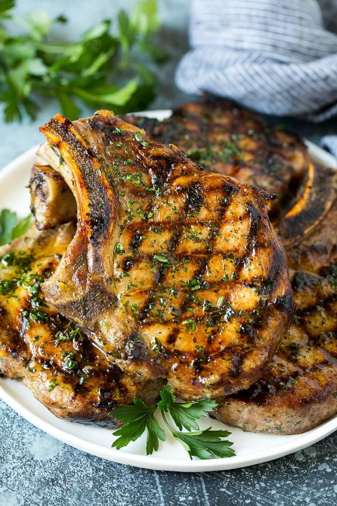 Grilled Pork Chops! dinneratthezoo.com/grilled-pork-c…