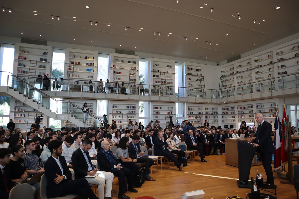 Bruno Le Maire (@brunolemaire) on Twitter photo Merci aux étudiants de l’université Mohammed VI Polytechnique pour cet accueil chaleureux ! Relations entre la France et le Maroc, enjeu énergétique, guerre en Ukraine, compétitivité de nos deux pays : les sujets étaient nombreux. Merci ! Merci aux étudiants de l’université Mohammed VI Polytechnique pour cet accueil chaleureux ! Relations entre la France et le Maroc, enjeu énergétique, guerre en Ukraine, compétitivité de nos deux pays : les sujets étaient nombreux. Merci !