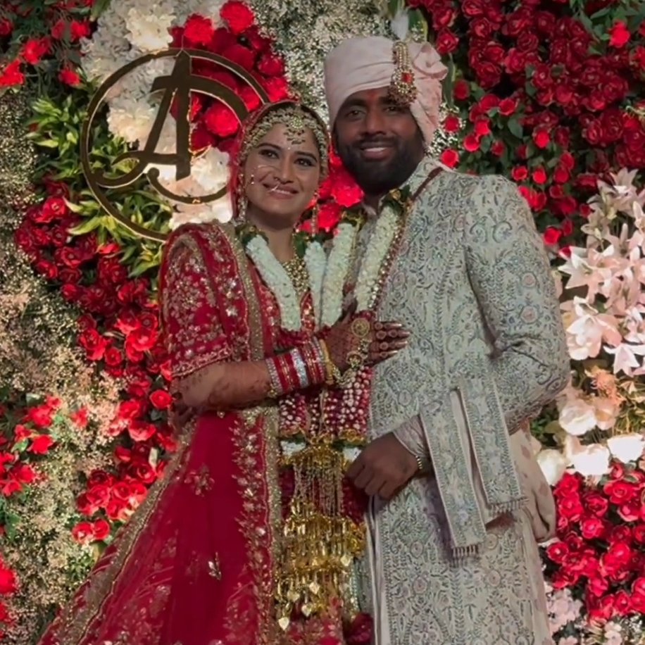 Congratulations to Arti Singh and Dipak Chauhan on their new journey together ♥️

#ArtiSingh #artisinghwedding #dipakchauhan #wedding #chipkumedia