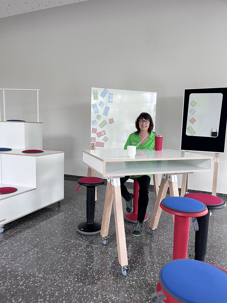 Immer wieder bin ich so gerne hier zu Gast. Nicht nur, das das Team extremst sympathisch ist, sondern dass hier auch so tolle Gestaltungen, indoor wie auch outdoor, ausprobiert werden. Ganz nach meinem Geschmack! 
#NewWork #Unternehmenskultur #shinrinYoku