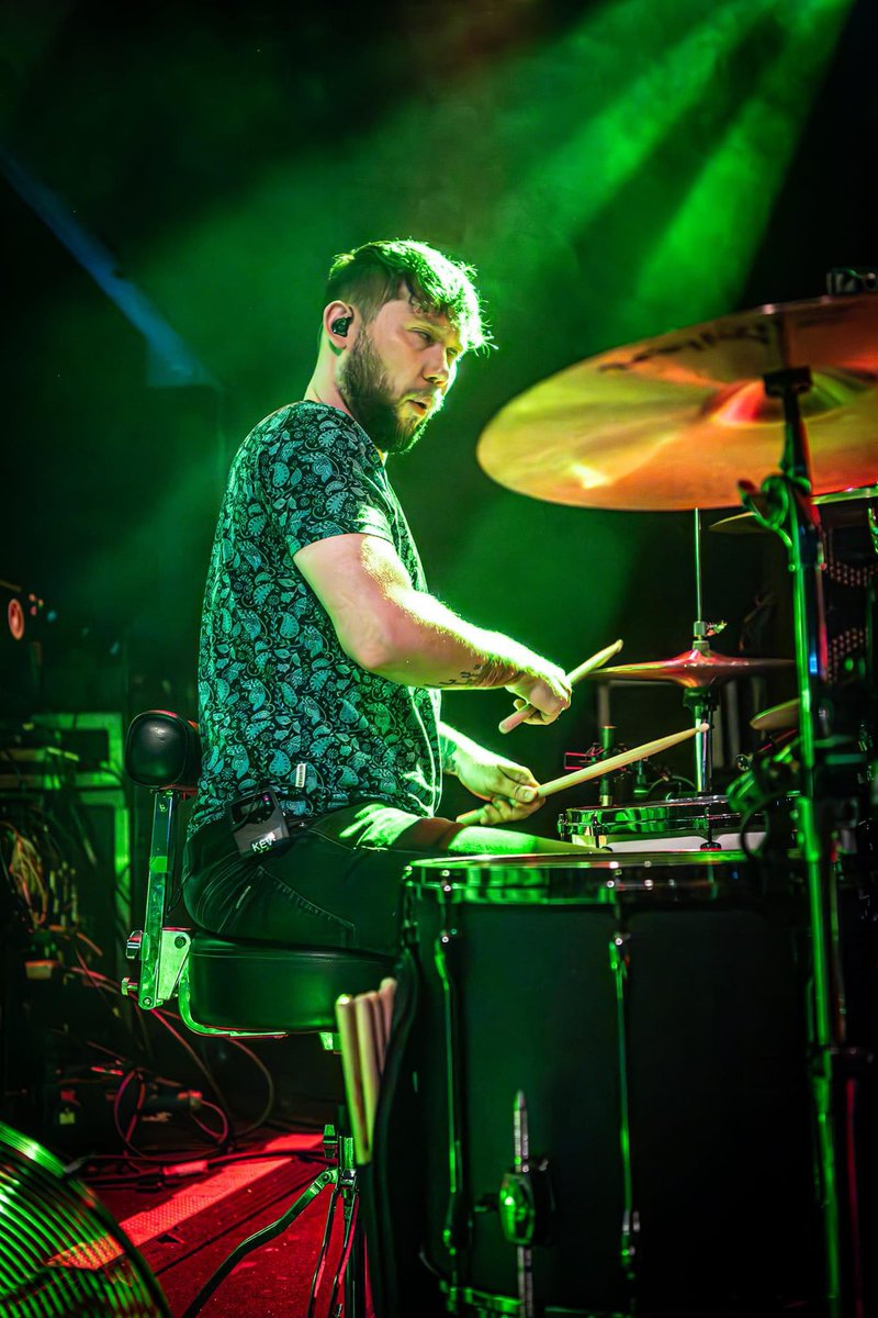 ❗️CAPTION THIS❗️

Let’s have a bit of fun shall we 😂
I want to see your caption suggestions in the comments below! (Keep it PG) 😅
Best one wins a signed drumstick 🥁

📸: @pdicko67 
#captionthis #drummer #drums #tour